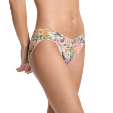 Signature Lace V-Kini | Botany (White)