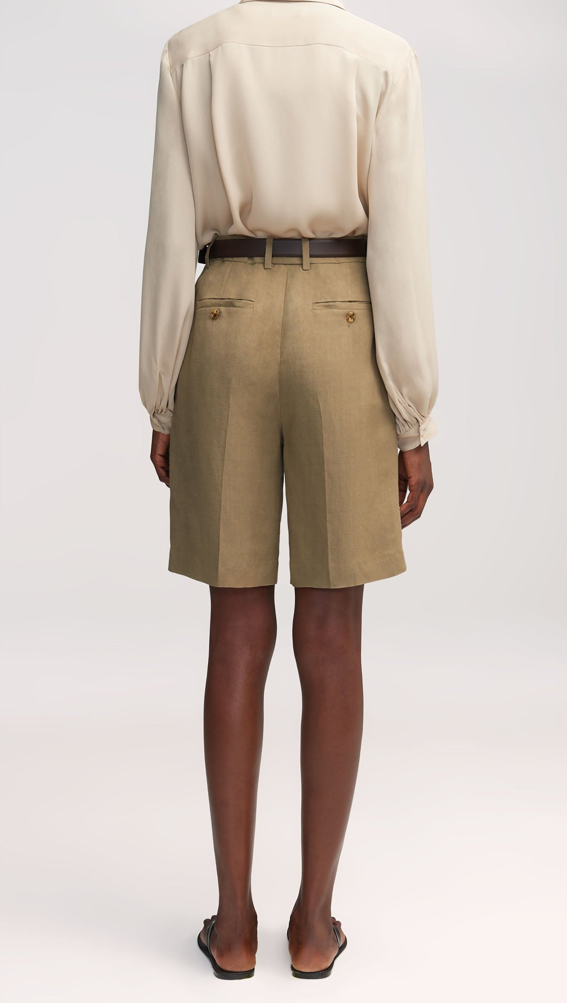 Pleated Shorts in Viscose-Linen Twill | Khaki Green