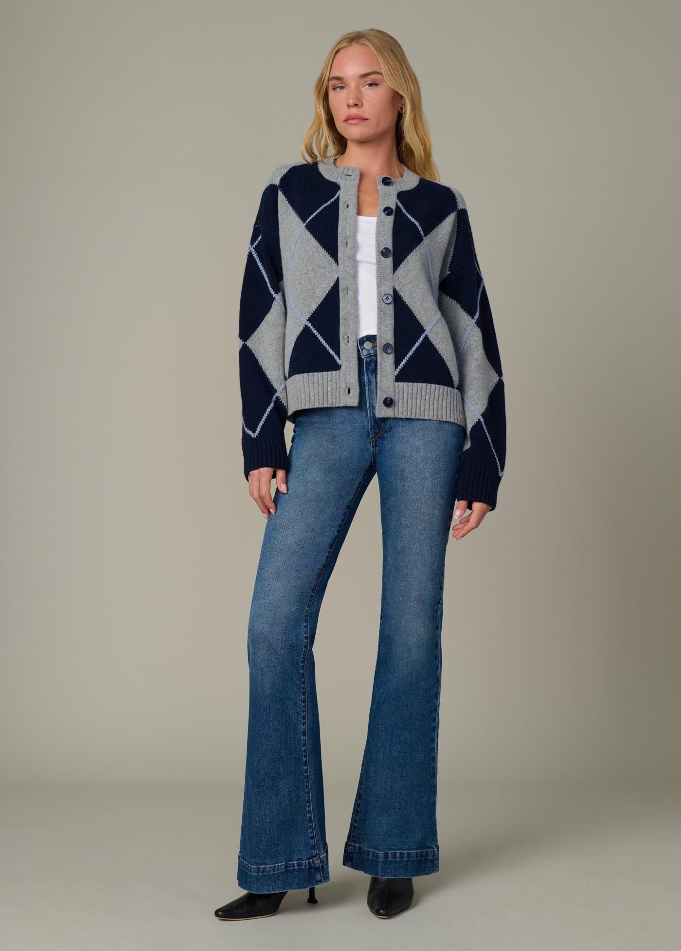 The Molly Flare Slant Pockets jeans in Opulence – stylish high rise flare jeans with slant pockets.