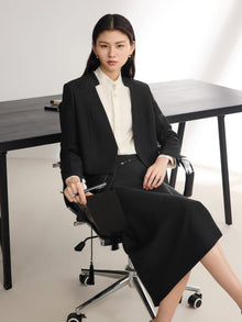 Subtle Shoulder Embroidery Blazer | Black