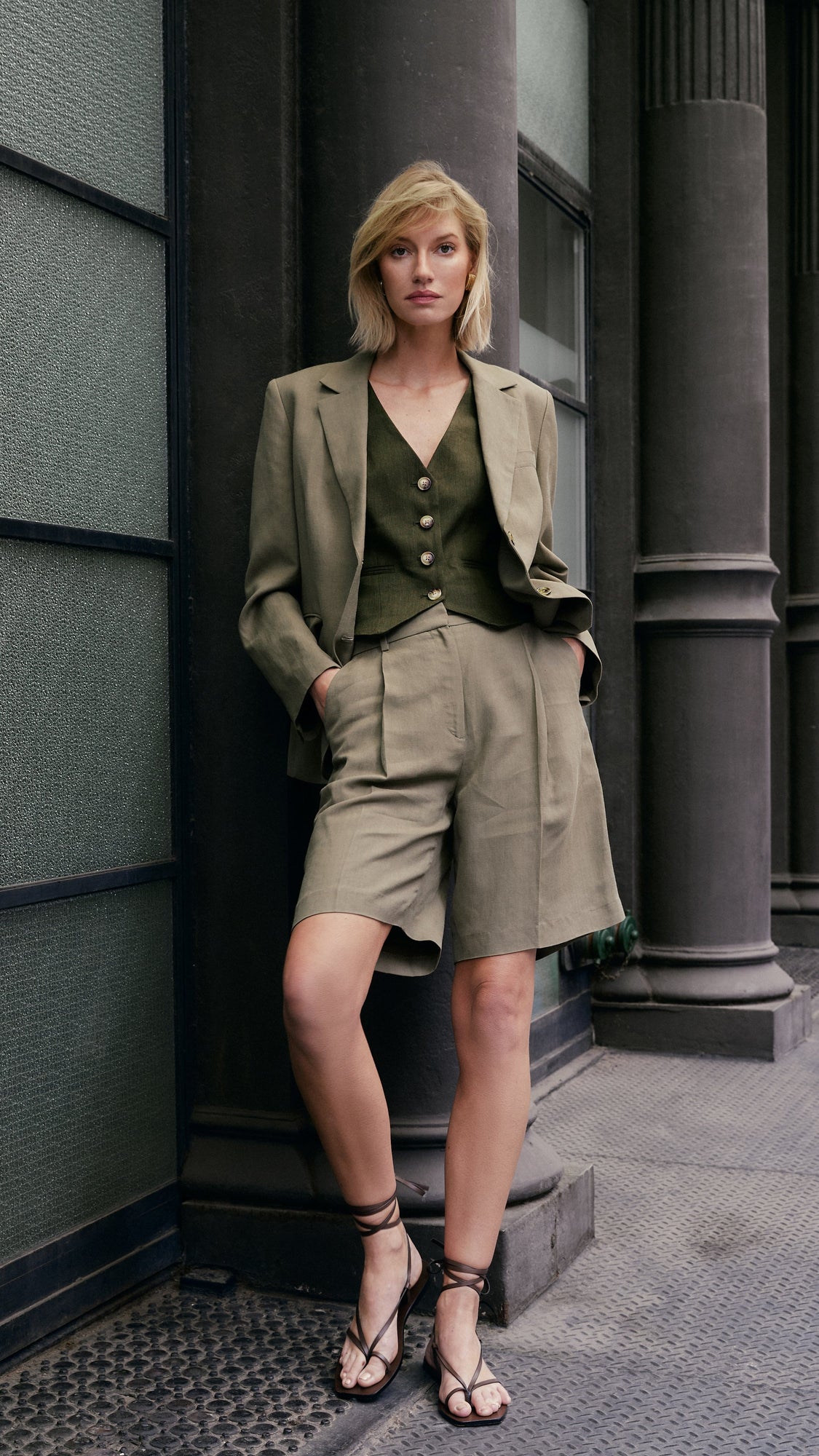 Boyfriend Blazer in Viscose Linen Twill | Khaki Green