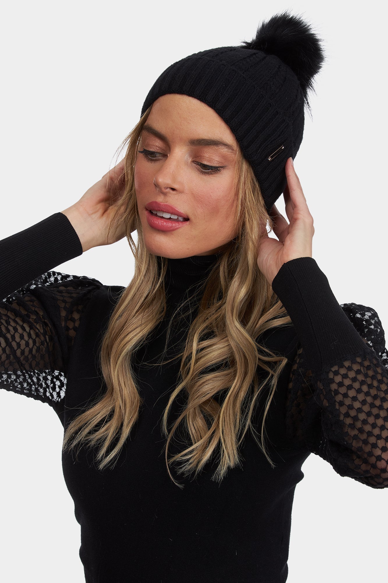 Knit Hat With Silver Fo Pompom | Women | Black x Black