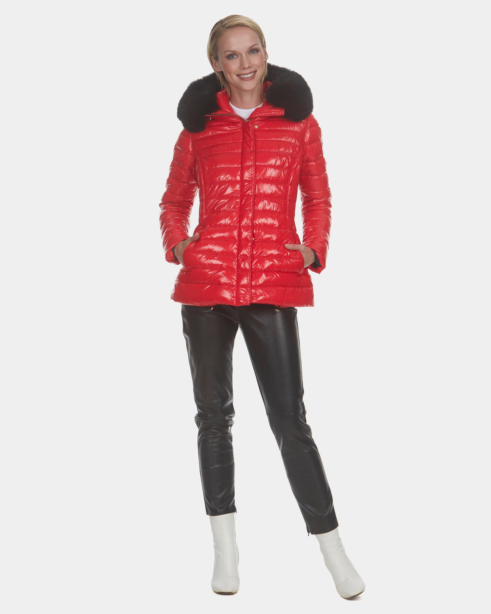 Après-Ski Jacket With Detachable Fo Hood Trim | Women | Red x Black