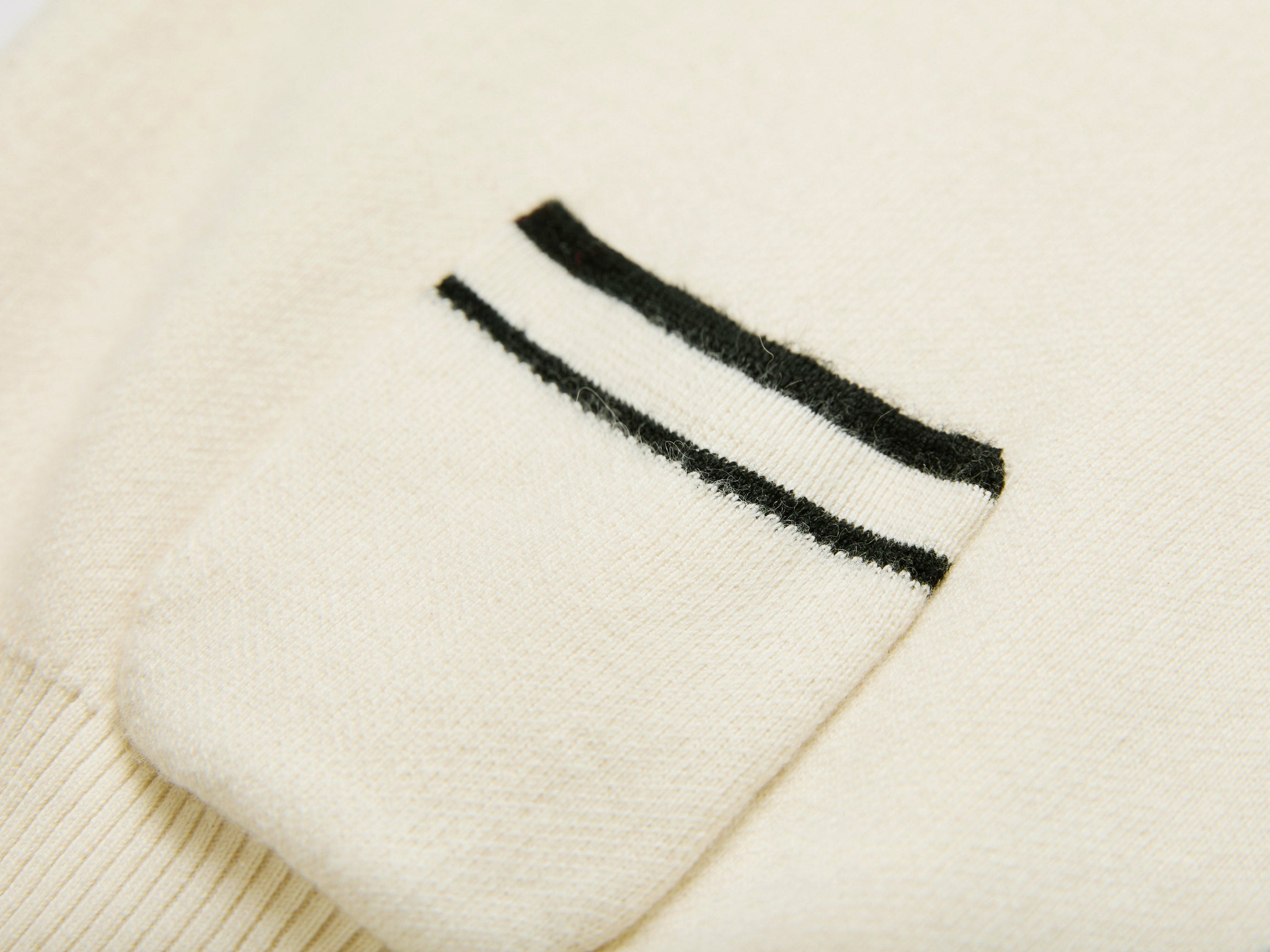Cotton Cashmere Blended V-Neck Color-Block Knit Cardigan | White