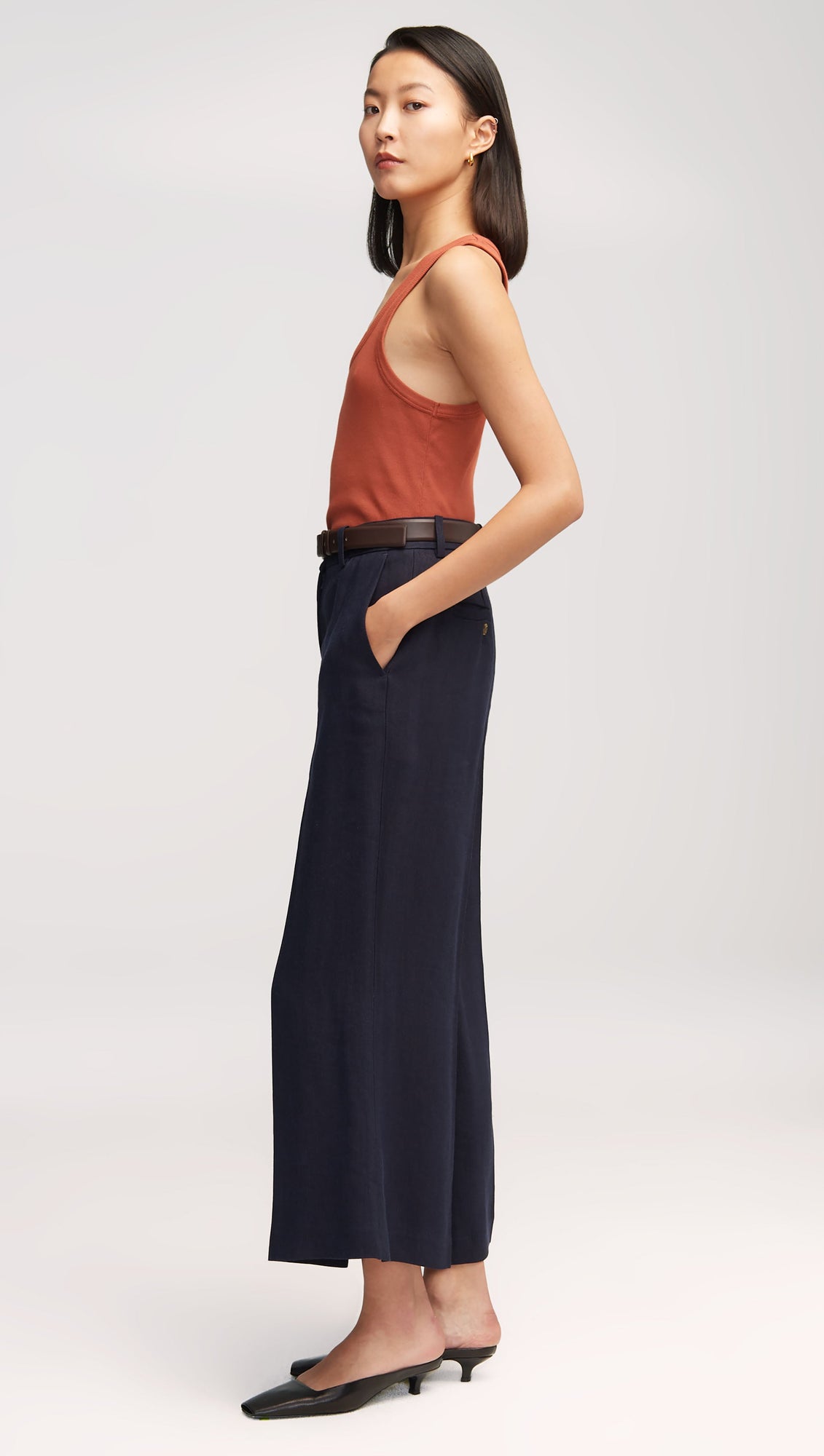 Cropped Flare Trouser in Textured Linen Twill | Midnight