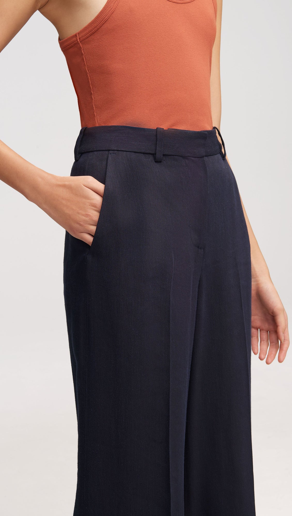 Cropped Flare Trouser in Textured Linen Twill | Midnight