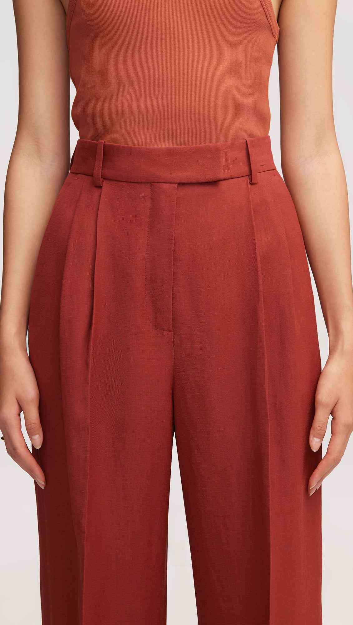 Pleated Trouser in Viscose Linen Twill | Chili