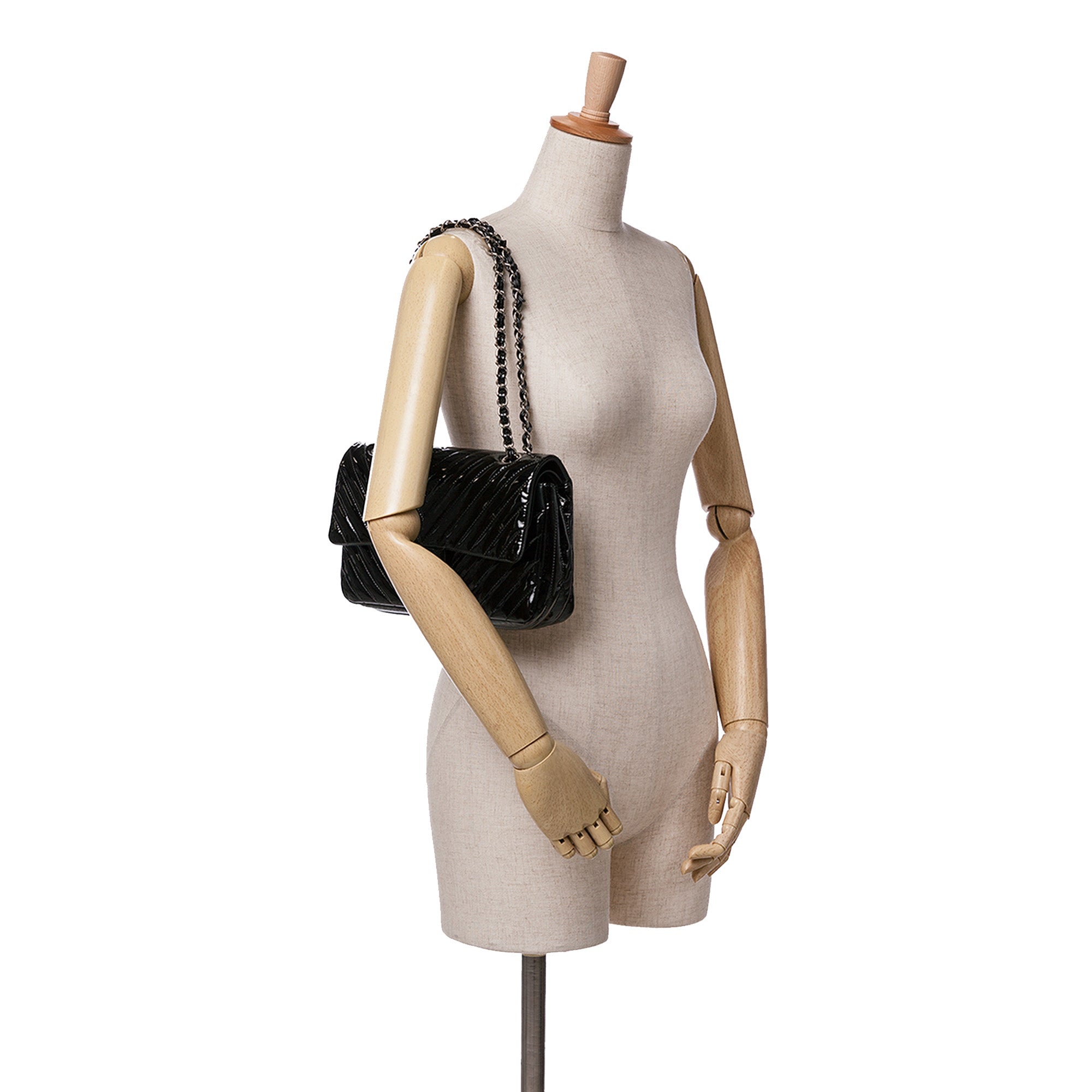 Chanel | Pre-Owned Medium Classic Chevron Patent Double Flap - I | Black