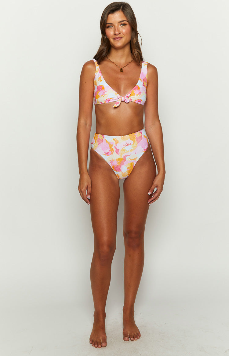 Wavy sun multi-print bikini top with a scoop neckline and a central knotted detail