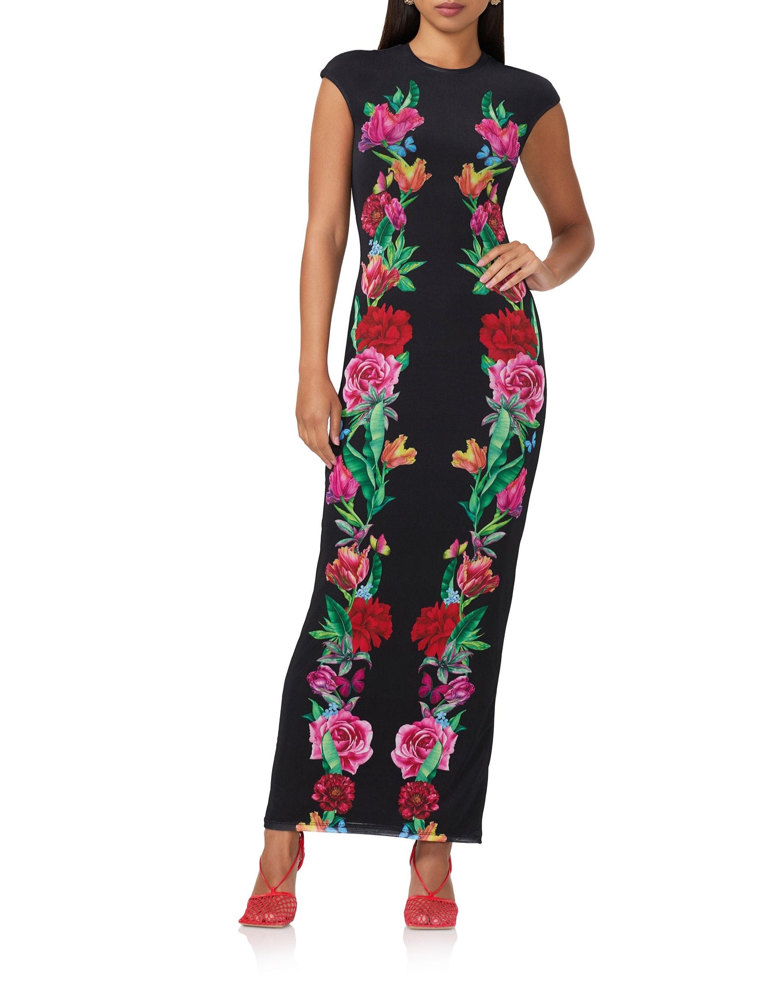 women's maxi length t-shirt shaped dress with capped sleeve in body floral print