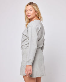 Heather Grey | Model: Sydney (size: XL)