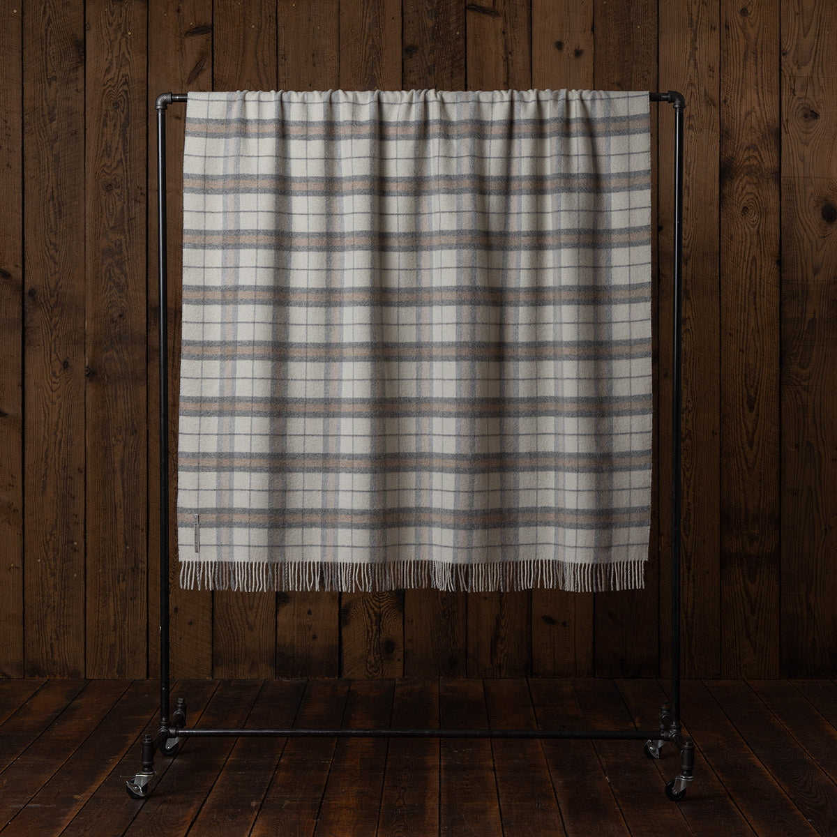 Home | Wellington Throw | Ivory / Beige