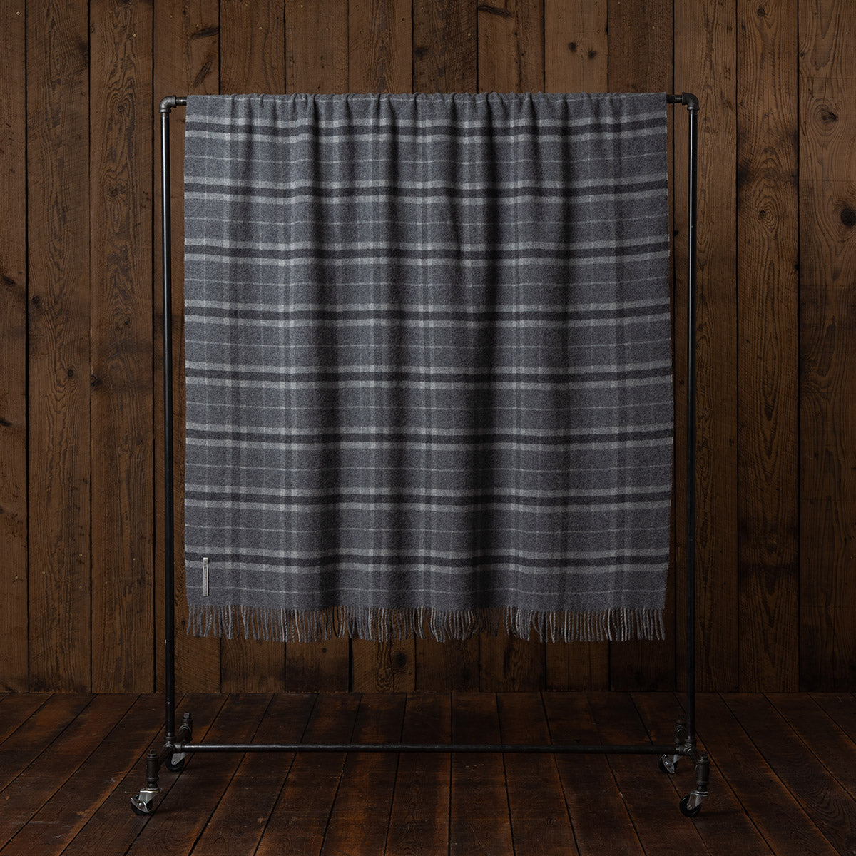 Home | Wellington Throw | Dark Grey / Charcoal