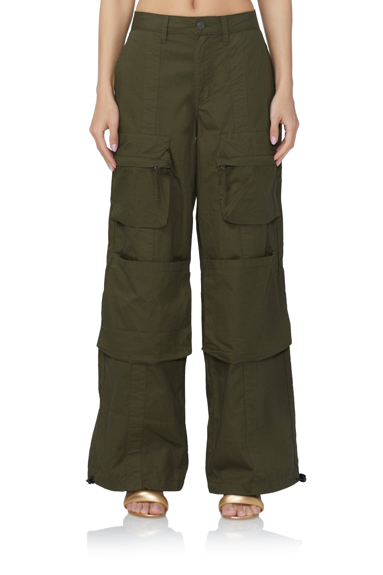 women's low rise wide leg cargo pant in olive night print