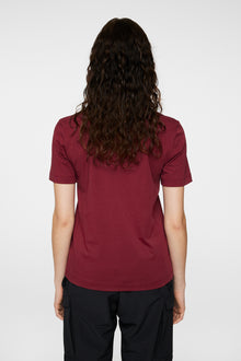 Women | W Alpha T-Shirt | Cabernet