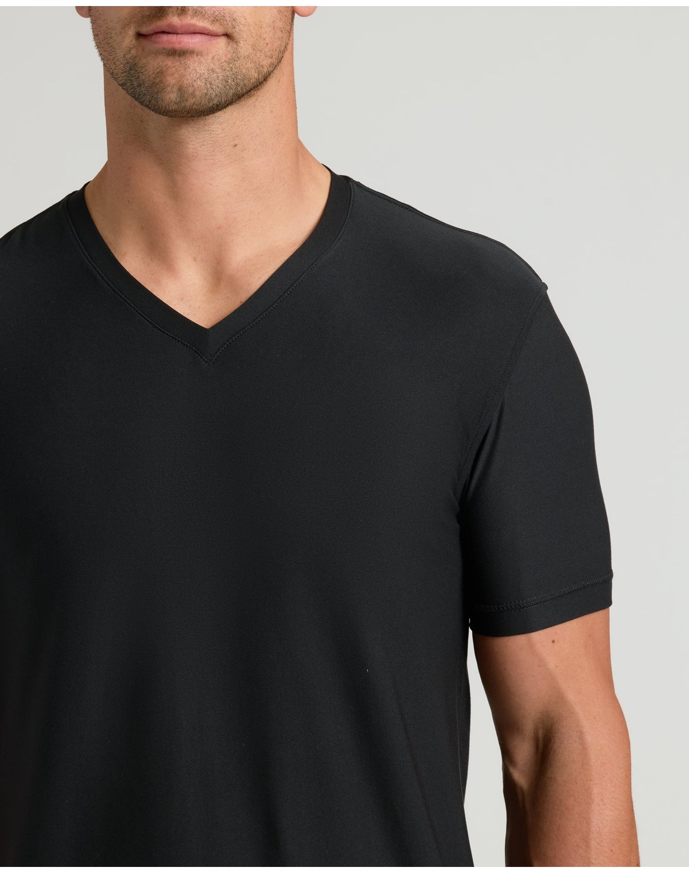 Active V-Neck | Black