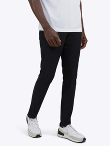 Mens | AO Slim-Fit Versaknit Pant | Black