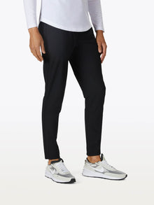 Mens | AO Slim-Fit Versaknit Jogger Tall | Black