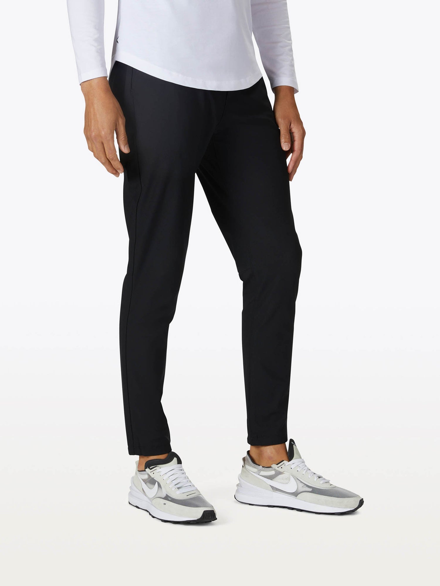 Mens | AO Slim-Fit Versaknit Jogger Tall | Black
