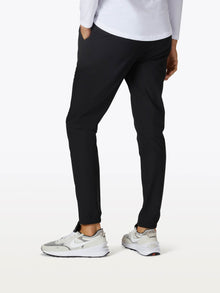 Mens | AO Slim-Fit Versaknit Jogger Tall | Black