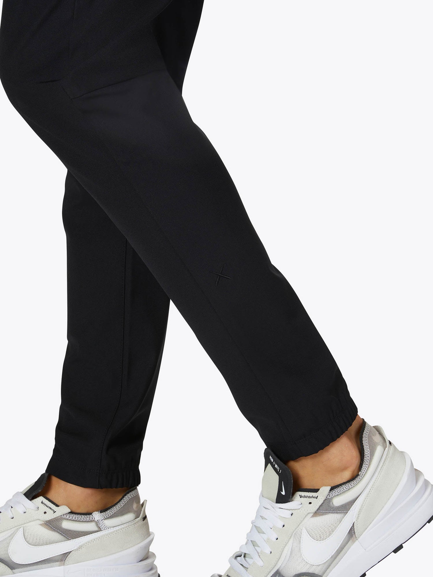 Mens | AO Slim-Fit Versaknit Jogger Tall | Black