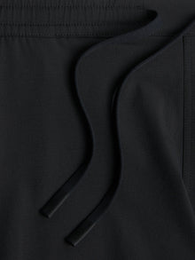 Mens | Crossover 7in Slim-Fit Short | Black