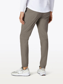 Mens | AO Slim-Fit Versaknit Jogger Tall | Canyon