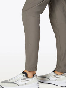 Mens | AO Slim-Fit Versaknit Jogger Tall | Canyon