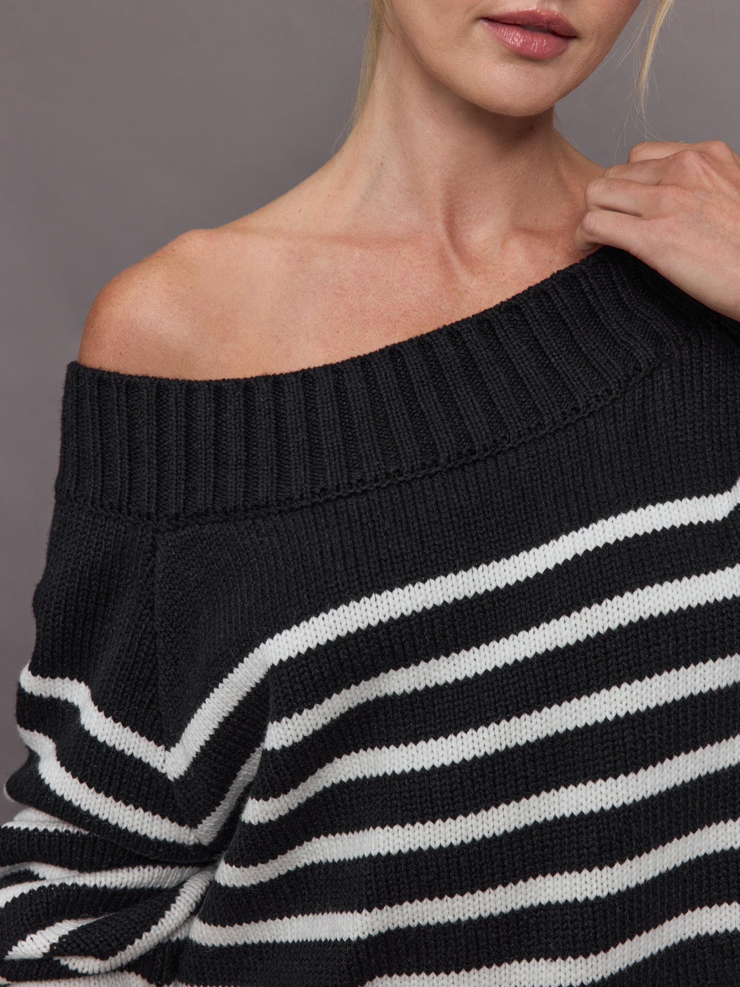 Carbon38 | Wool Blend Slouchy Knit Sweater | Black / White Stripe