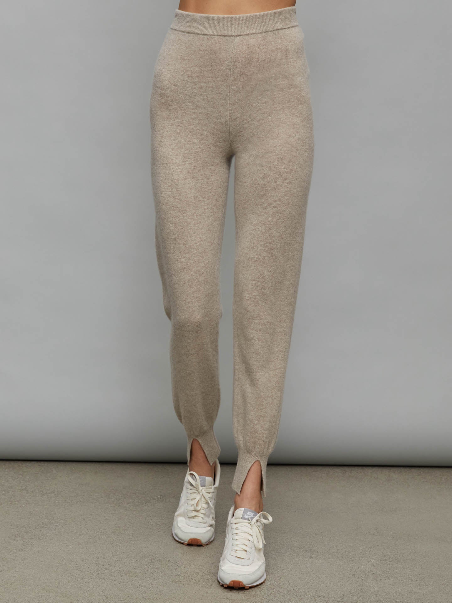 Carbon38 | Cashmere Jogger Pant | Chinchilla