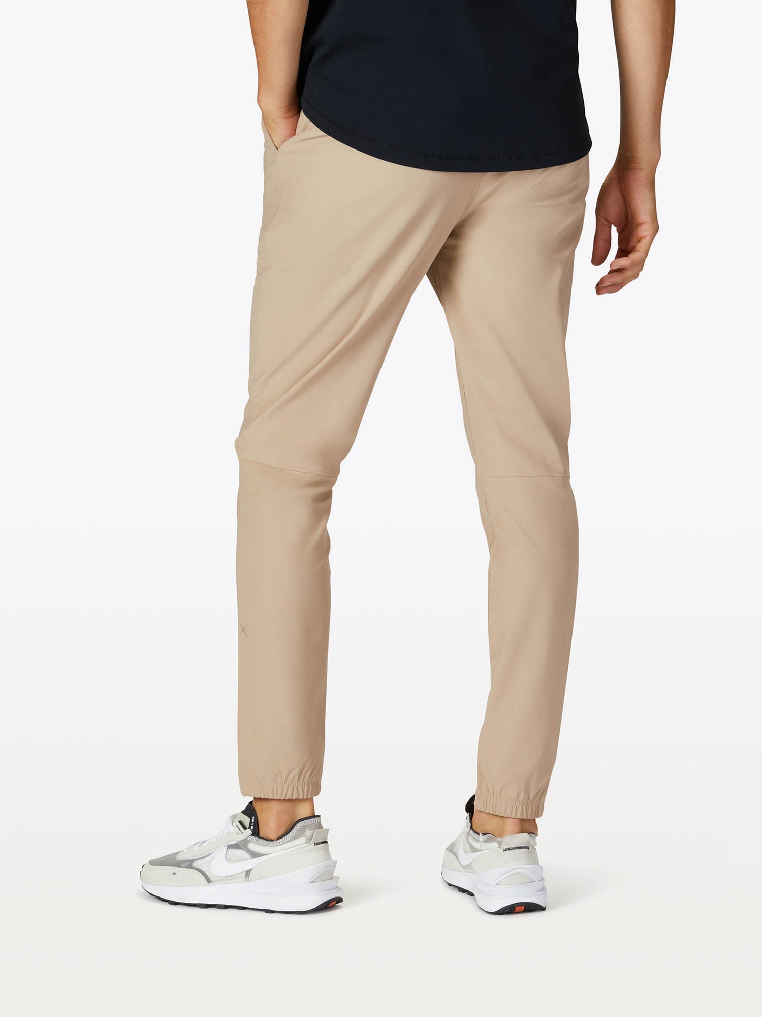 Mens | AO Slim-Fit Versaknit Jogger Tall | Coast