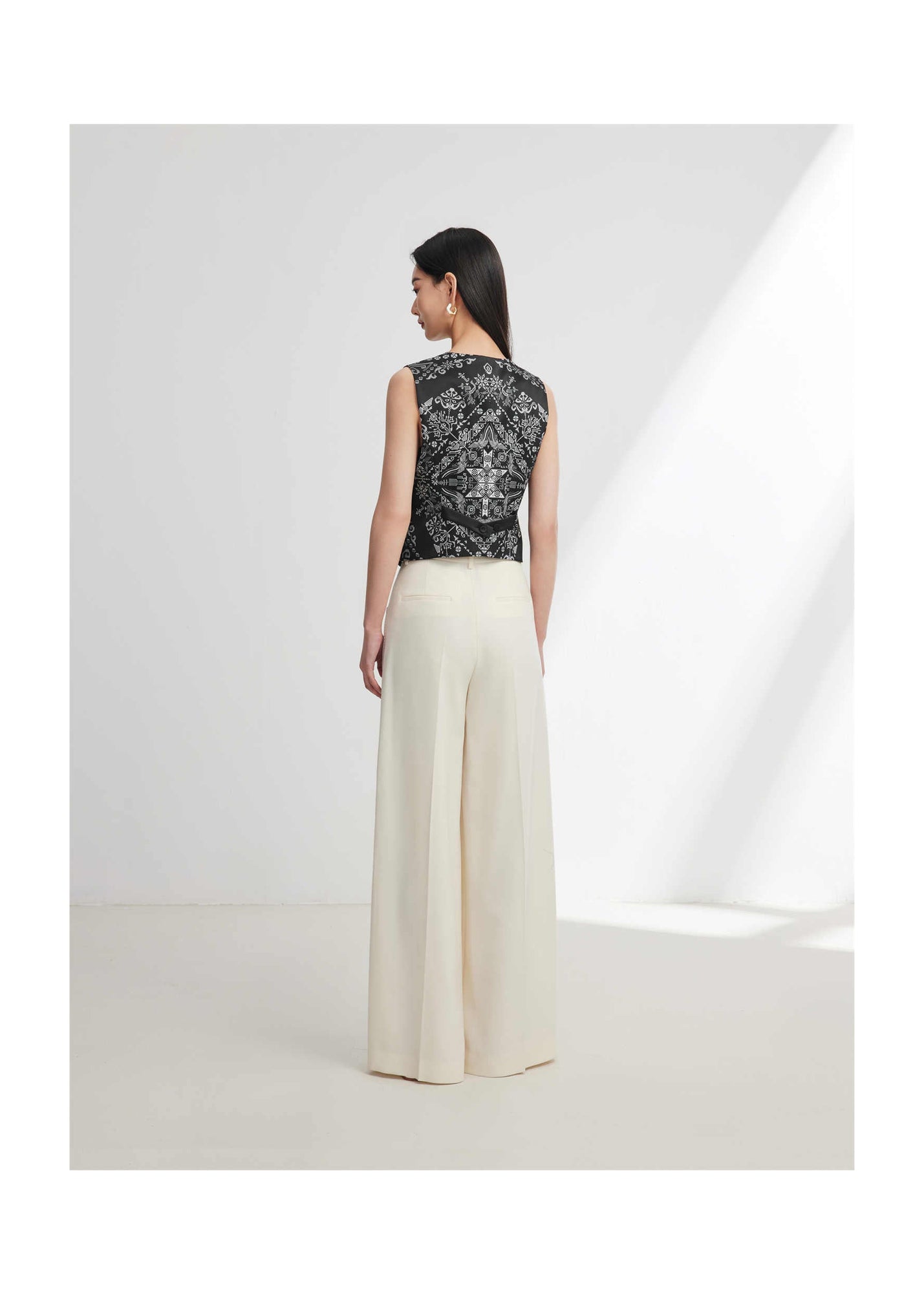 Chinese-style Embroidered Vest | Black