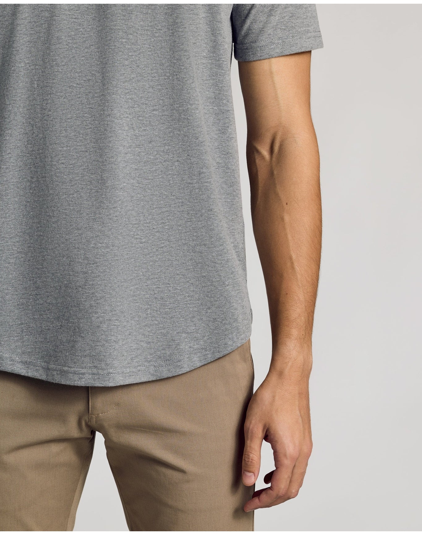 Curved Hem Classic Crew Neck | Heather Gray