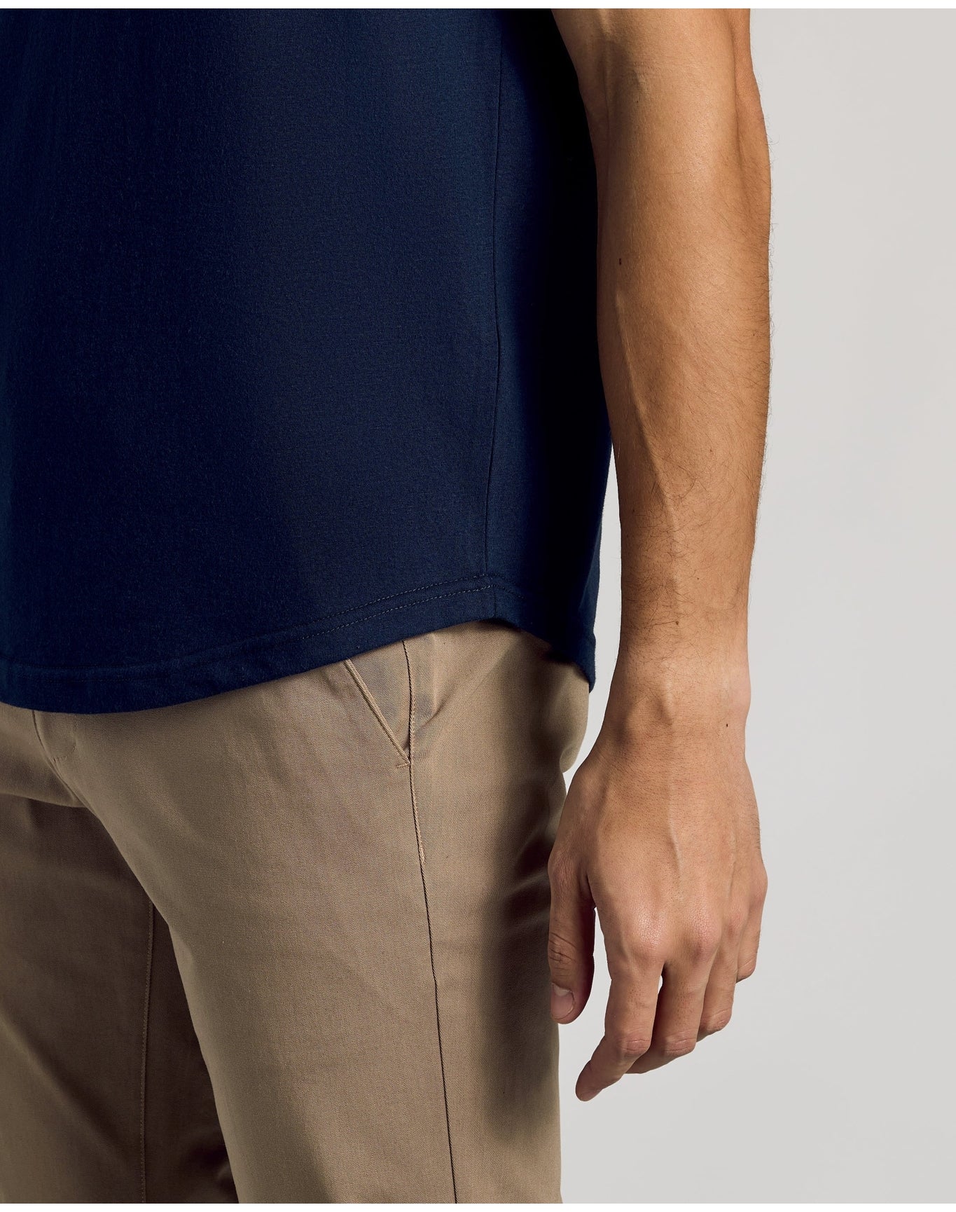 Curved Hem Classic Crew Neck | Navy