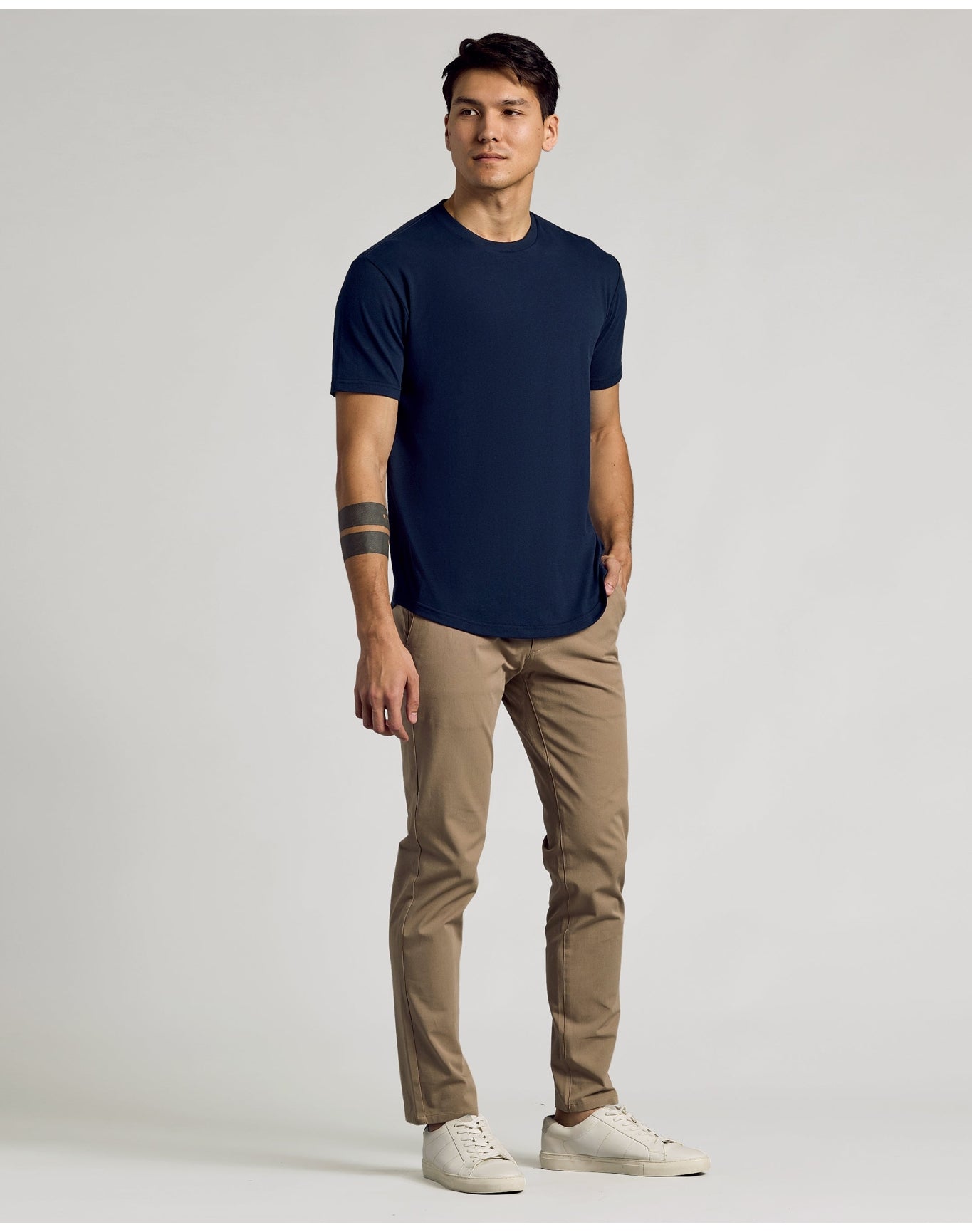 Curved Hem Classic Crew Neck | Navy