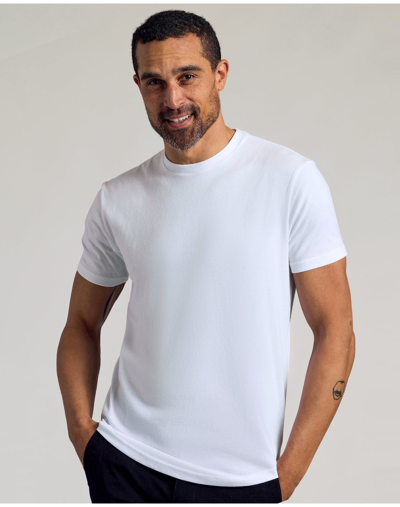 Curved Hem Classic Crew Neck | White
