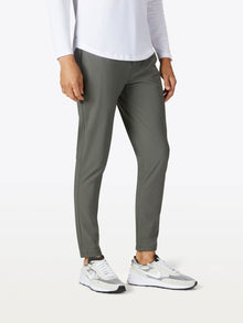 Mens | AO Slim-Fit Versaknit Jogger Tall | Dark Pine