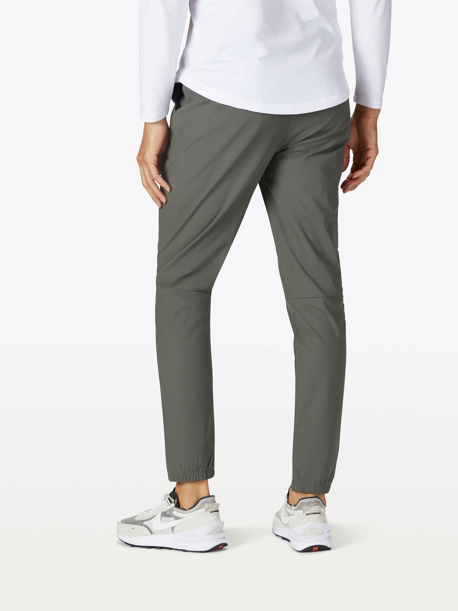 Mens | AO Slim-Fit Versaknit Jogger Tall | Dark Pine