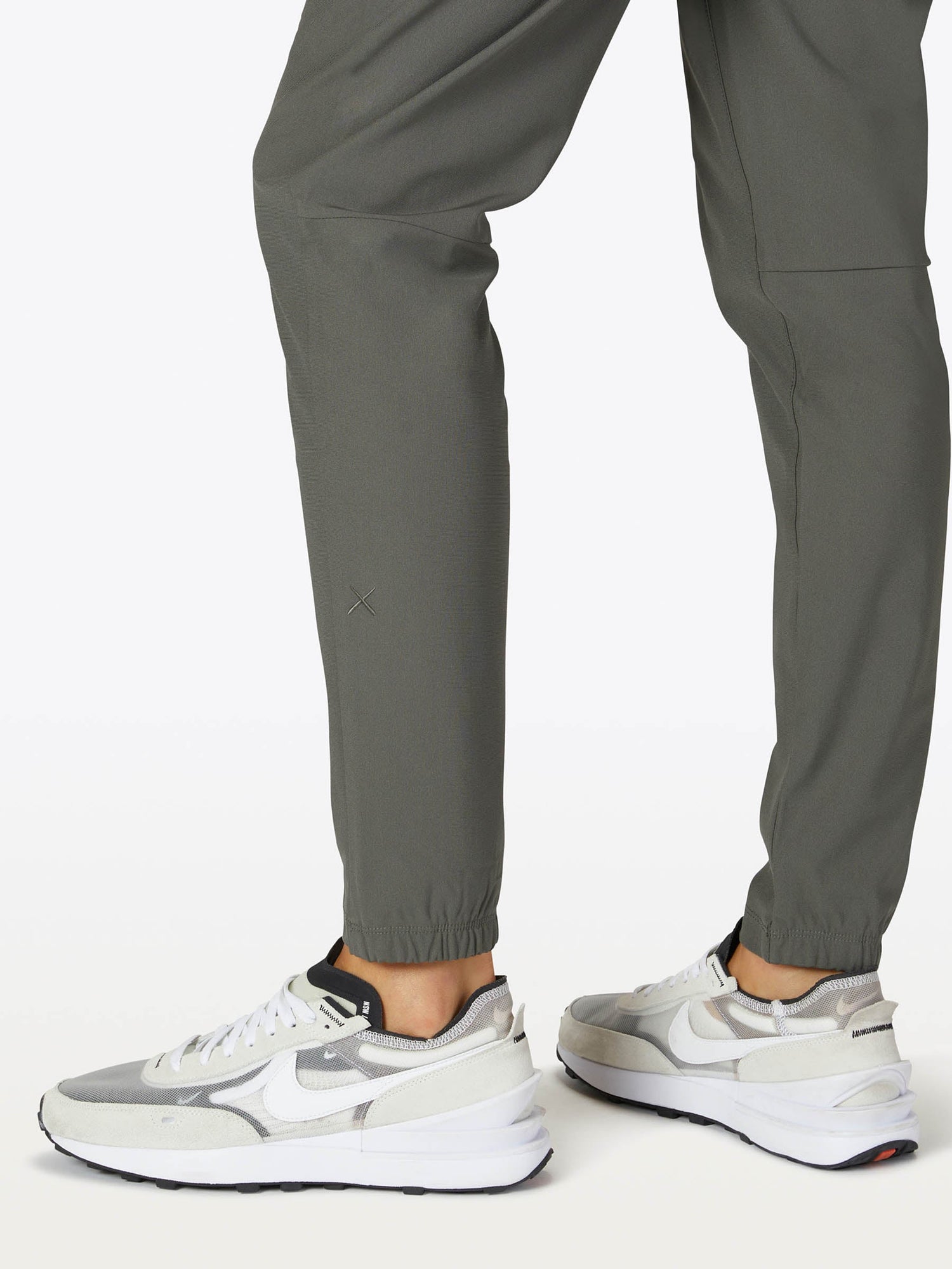 Mens | AO Slim-Fit Versaknit Jogger Tall | Dark Pine