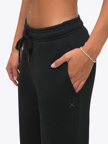 Womens | Divine Signature-Fit Fleece Sweatpant | Black