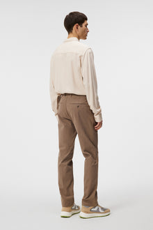 Men | Lois Twill Flex Pants | Walnut