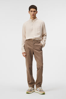 Men | Lois Twill Flex Pants | Walnut