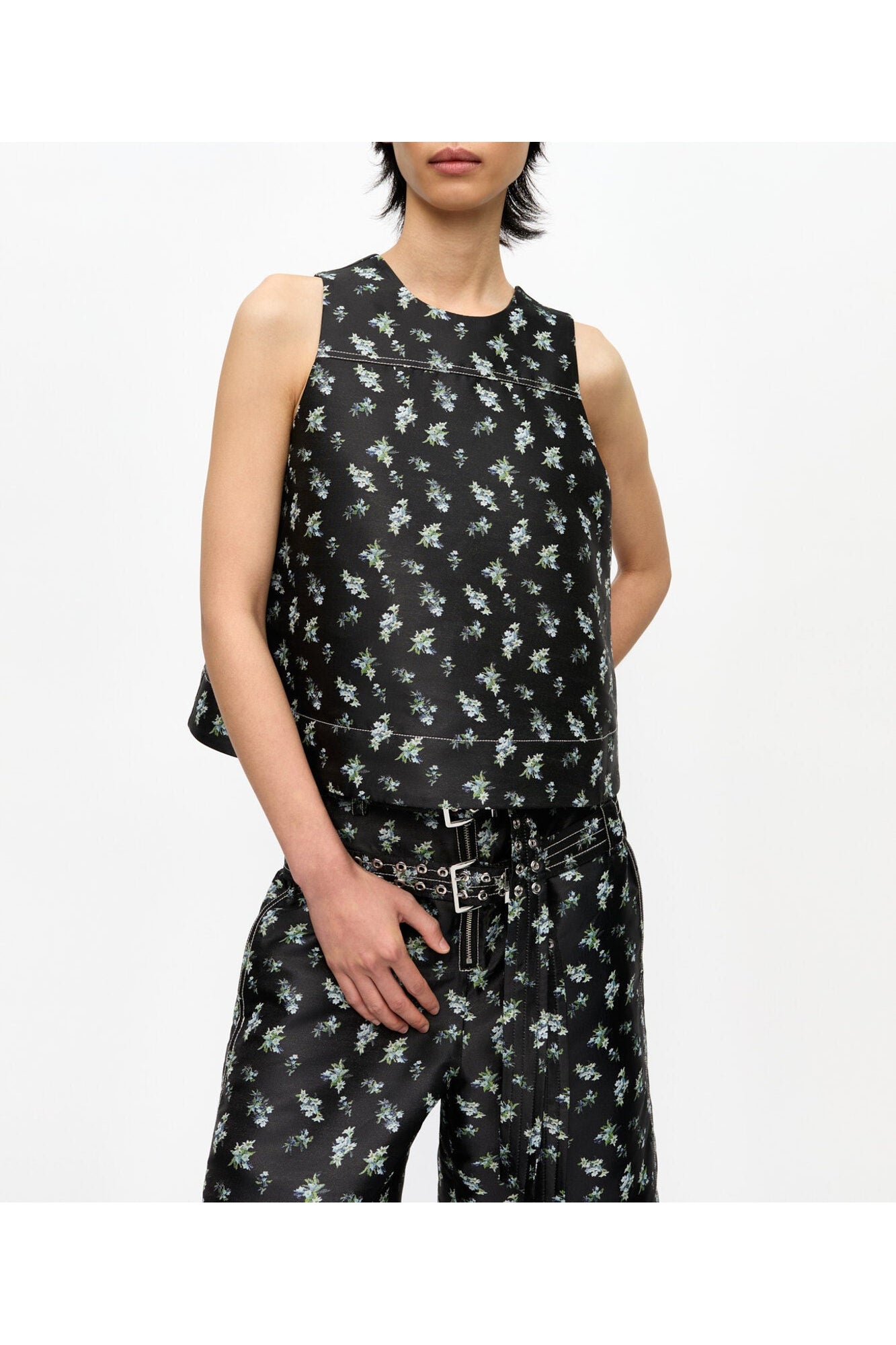 Floral Jacquard Sleeveless Top | Black