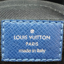 Louis Vuitton Pre-Owned Taiga Outdoor Messenger PM | Women | Blue (V1)