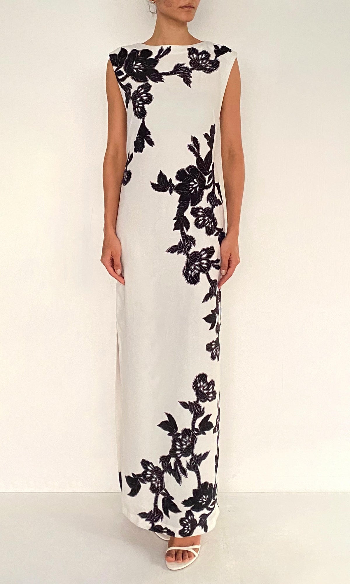 Hemant And Nandita | Aahi Heavy Crepe Maxi Dress | Black/White