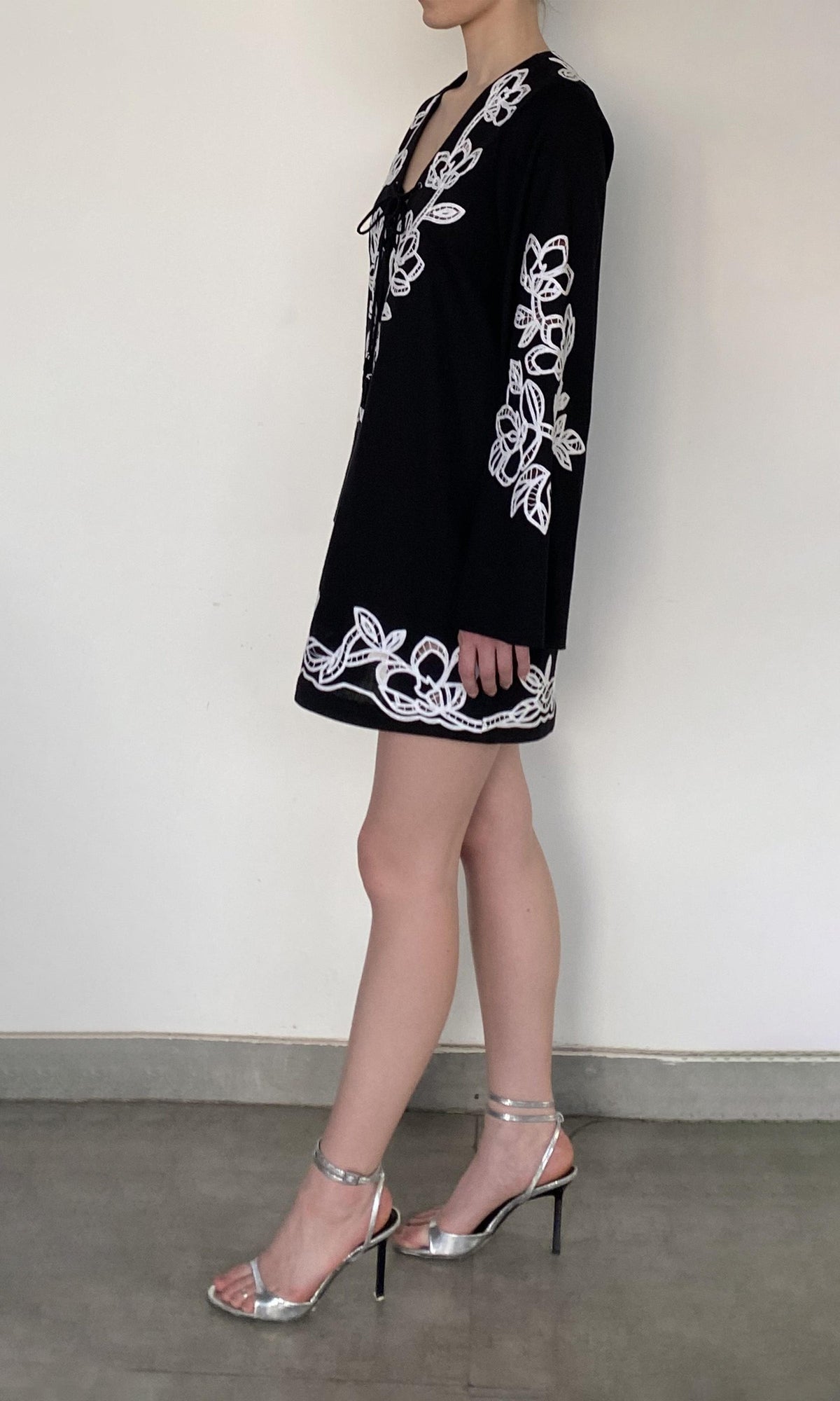 Hemant And Nandita | Daha Cotton Flex Kaftan | Black White