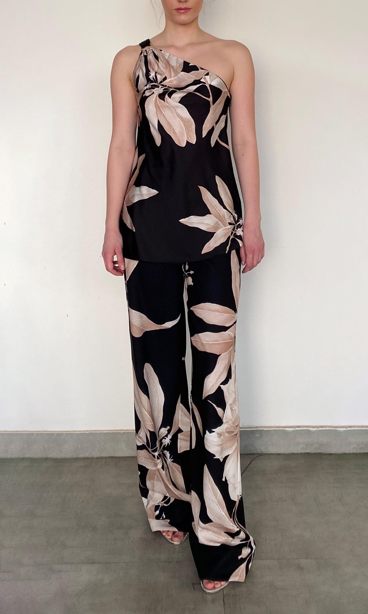 Hemant And Nandita | Niru Polyester Crepe Pants | Black