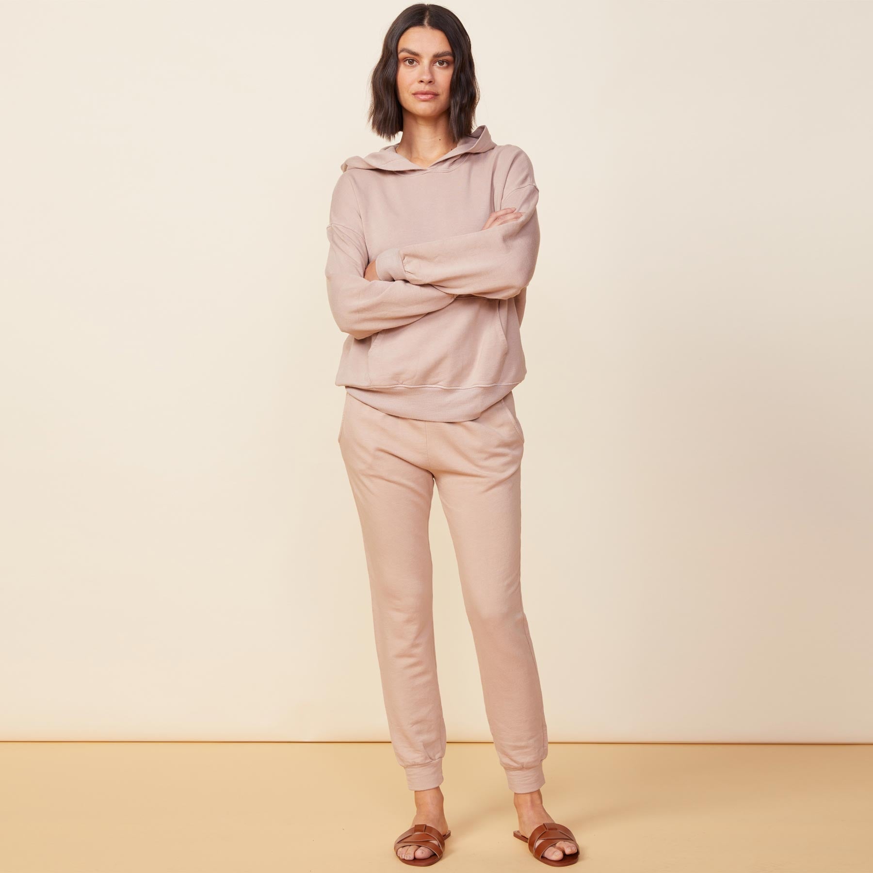 Front view of model wearing the supersoft fleece slouchy pullover in taupe.