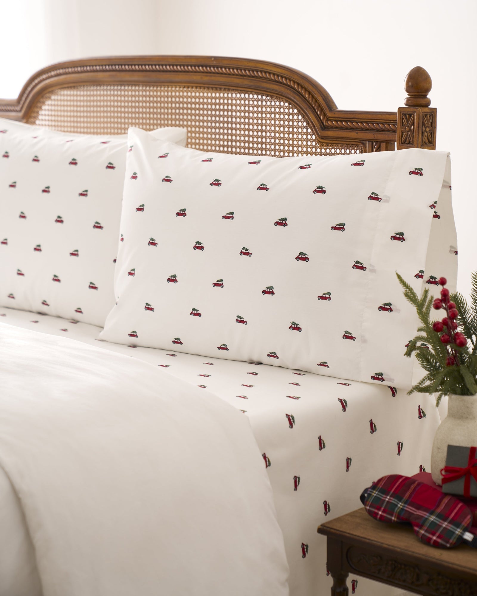 Luxe Premium Cotton Bed Sheets | Holiday Journey