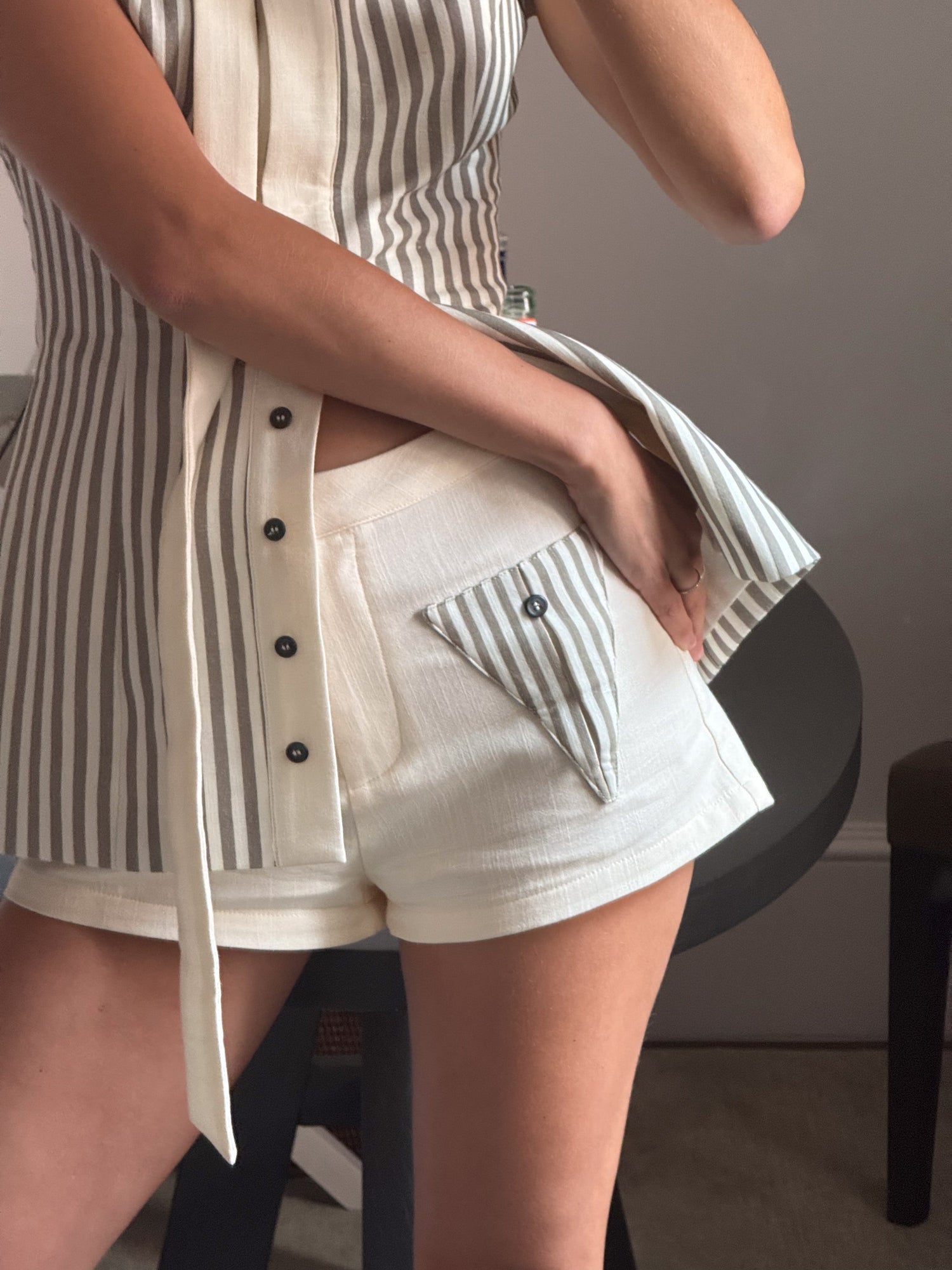 Cantal Linen Tailored Shorts | Black & White